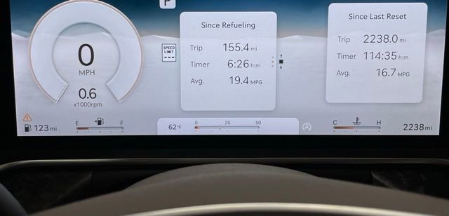 Used 2025 Genesis G90 3.5T image 18