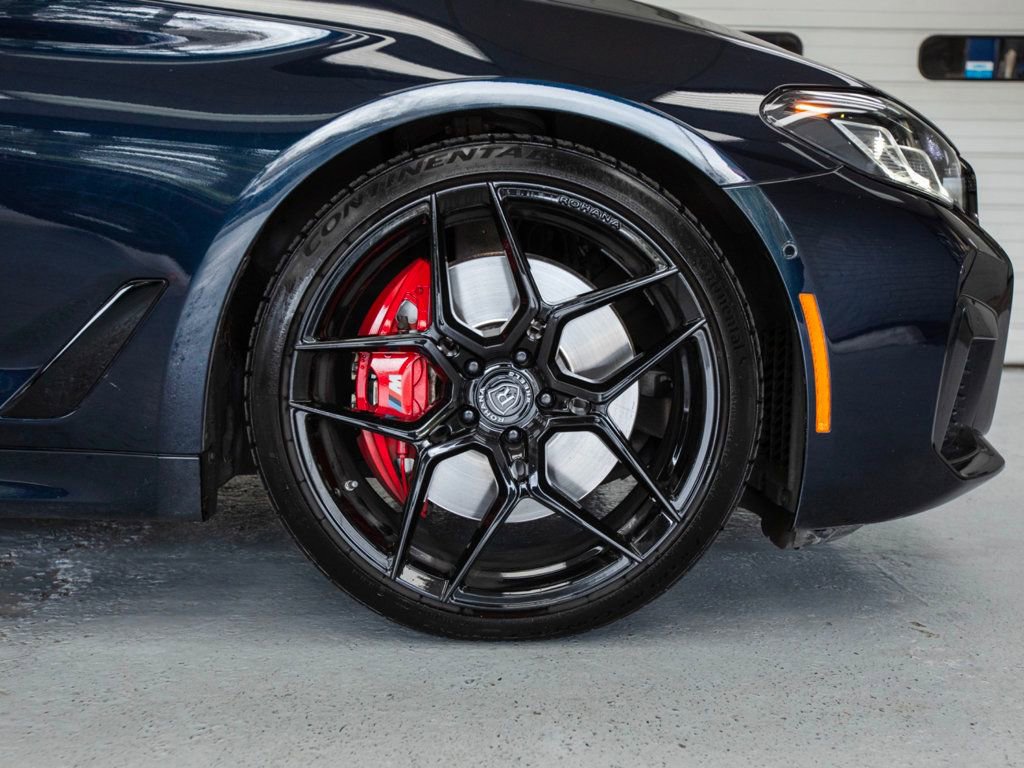 Used 2022 BMW M550i xDrive w/ Dynamic Handling Package image 11