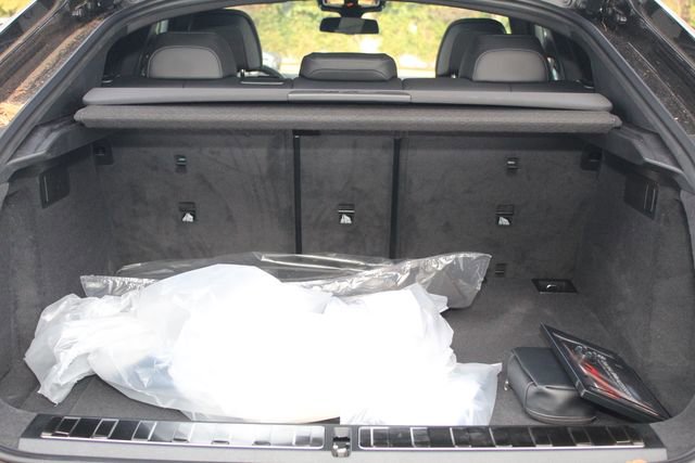 New 2026 BMW X6 xDrive40i w/ Executive Package image 7