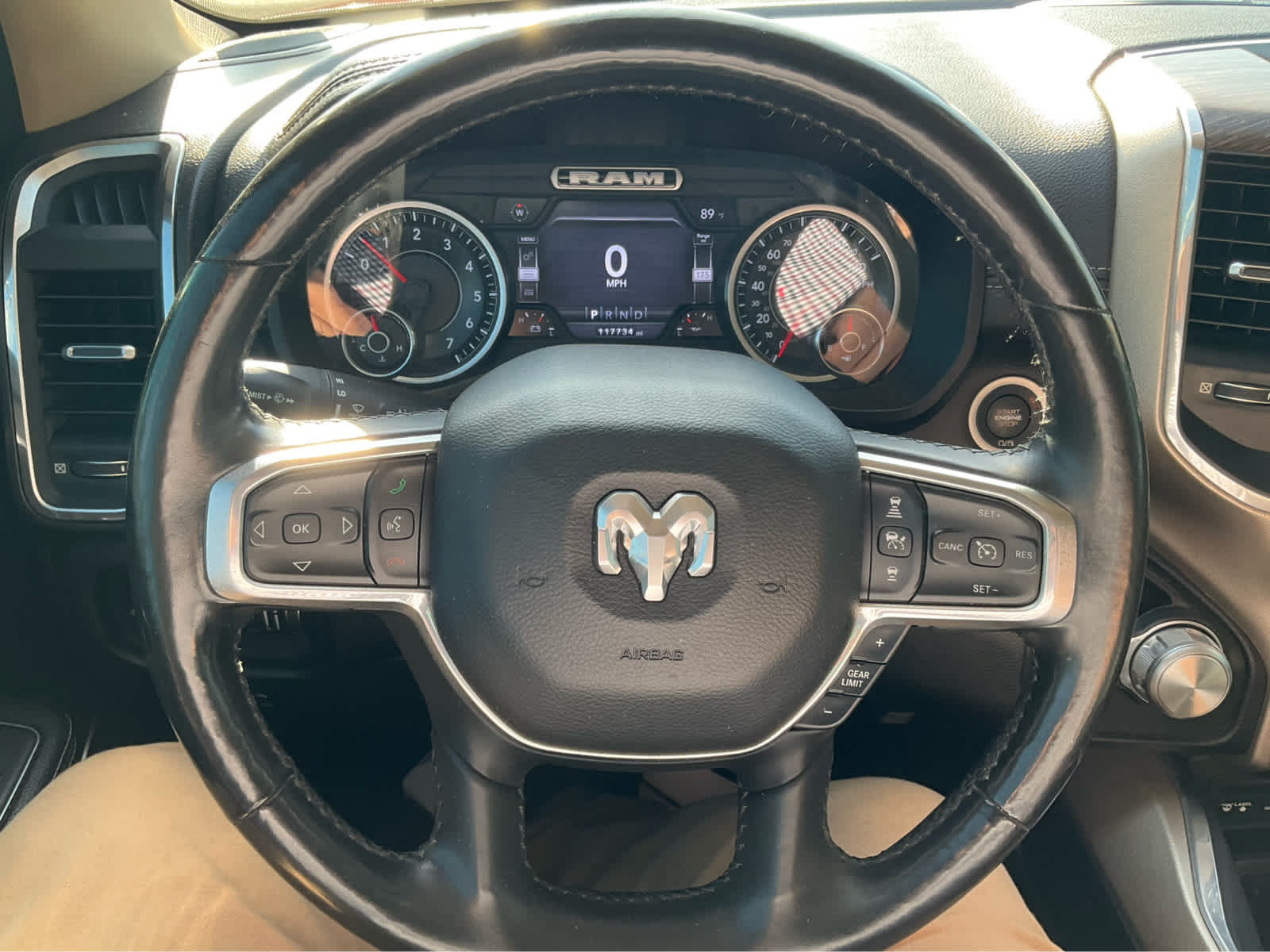 Used 2019 RAM 1500 Laramie AWD/4WD image 14