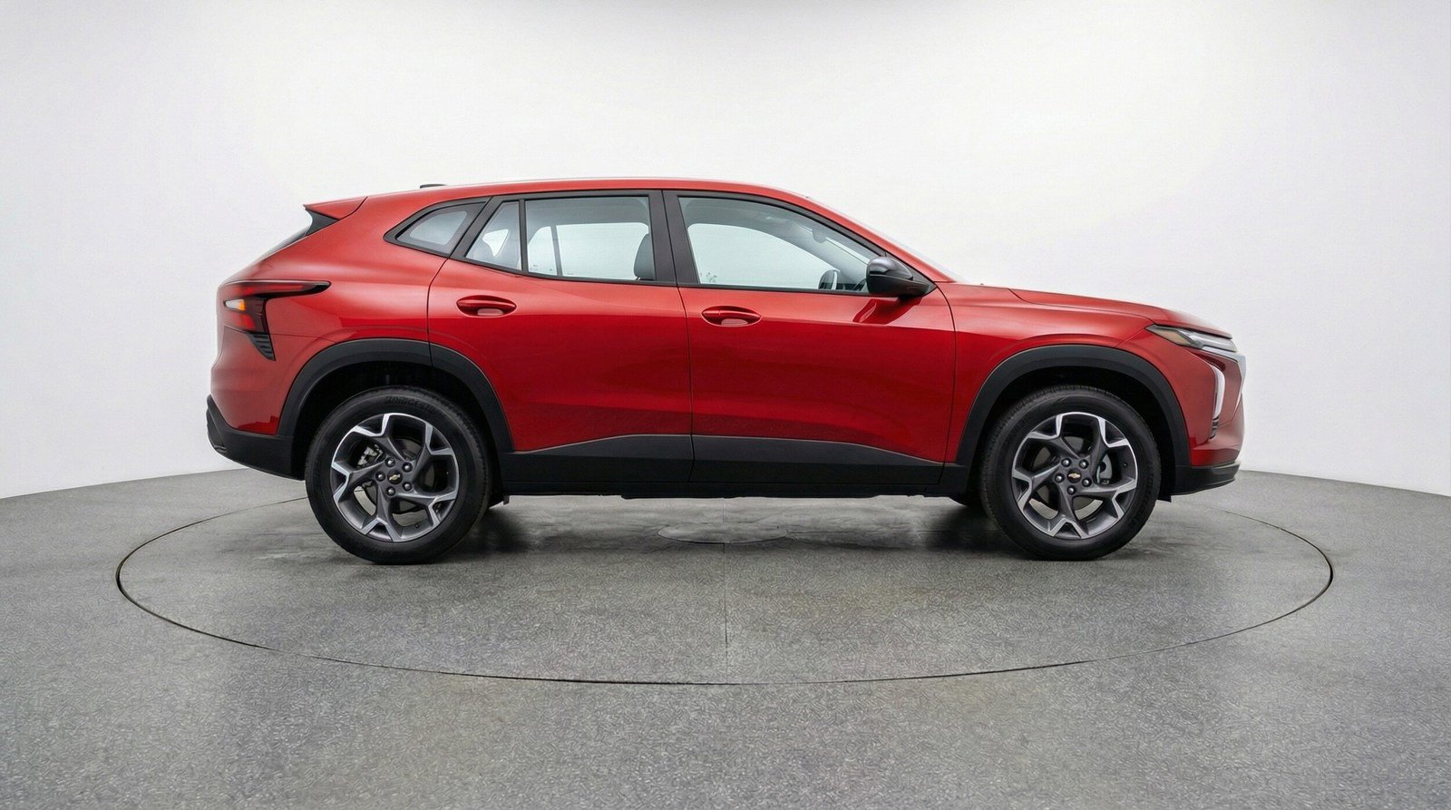 Used 2025 Chevrolet Trax LT FWD image 8