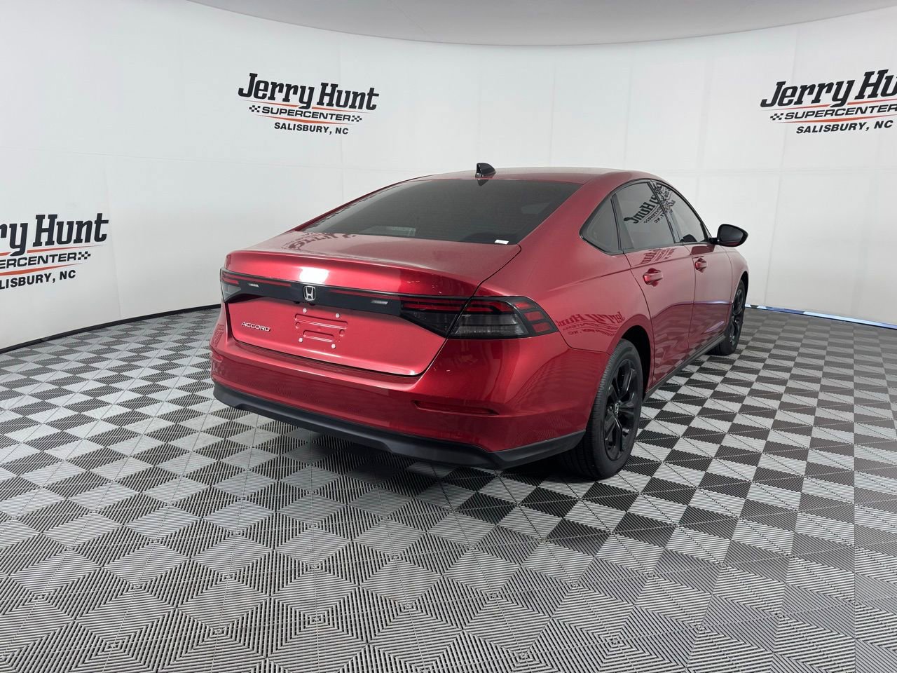 Used 2025 Honda Accord SE image 9