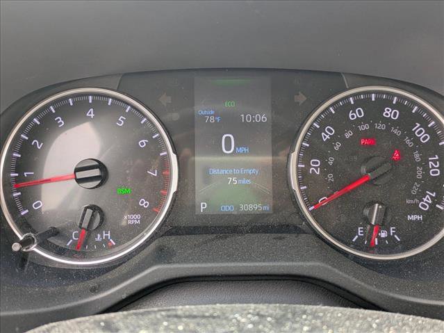 Used 2019 Toyota RAV4 XLE Premium image 10