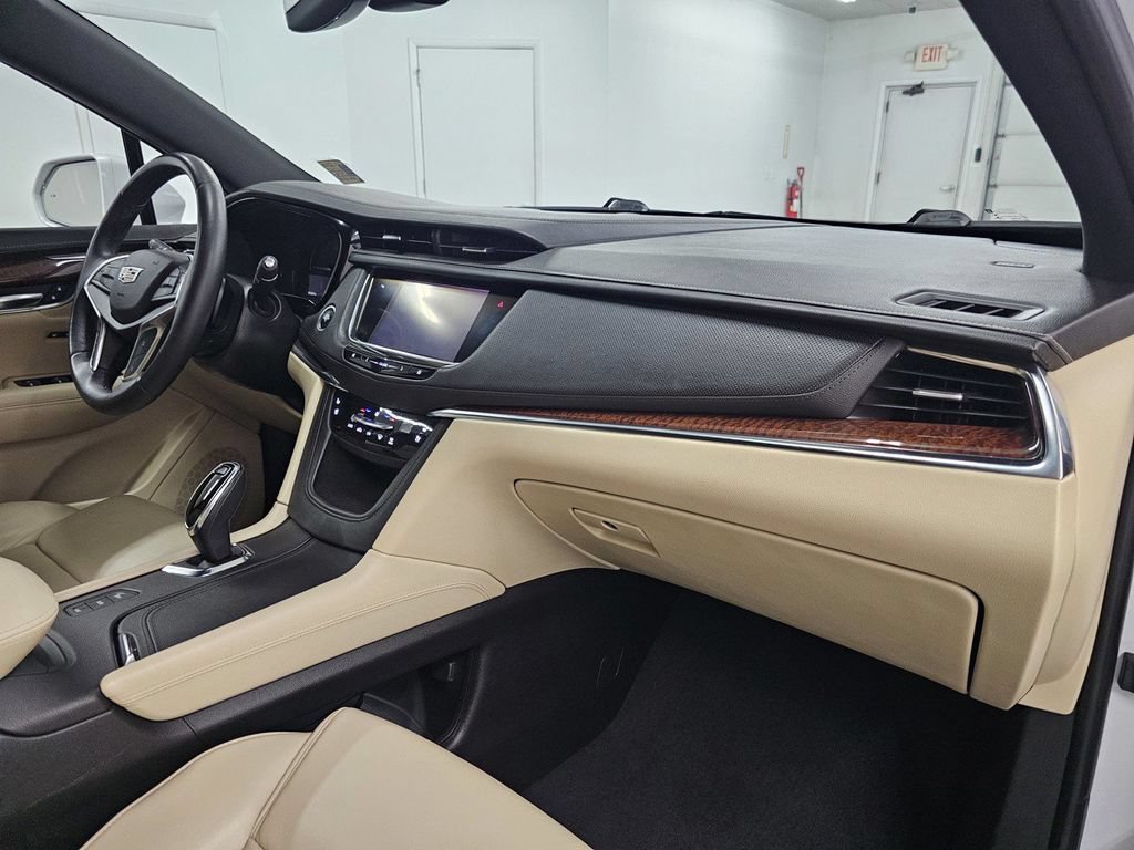 Certified 2017 Cadillac XT5 Premium Luxury w/ Advanced Security Package AWD/4WD image 13