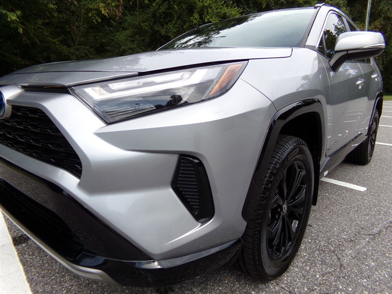 Used 2022 Toyota RAV4 SE image 5