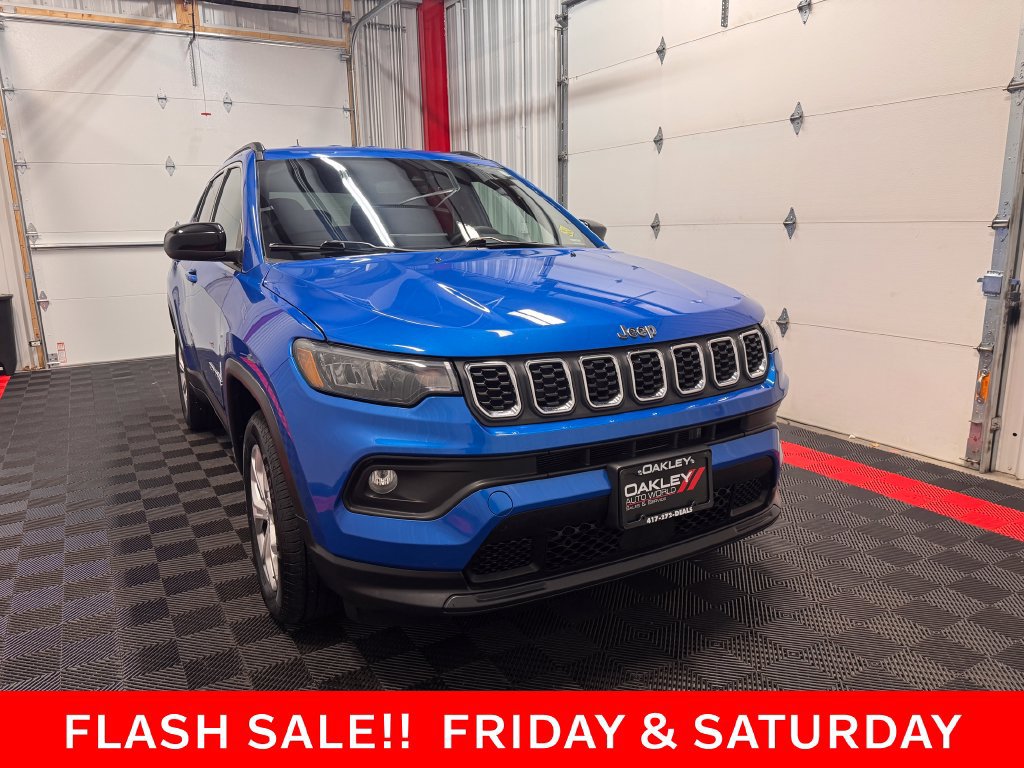 Used 2024 Jeep Compass Latitude AWD/4WD image 6