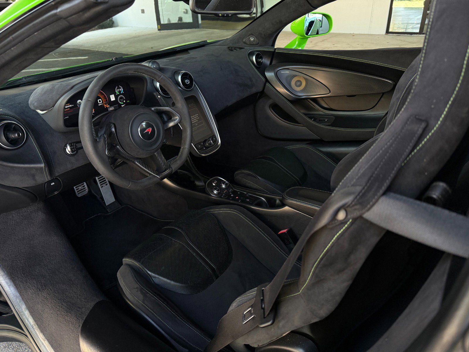 Used 2018 McLaren 570S Spider image 29