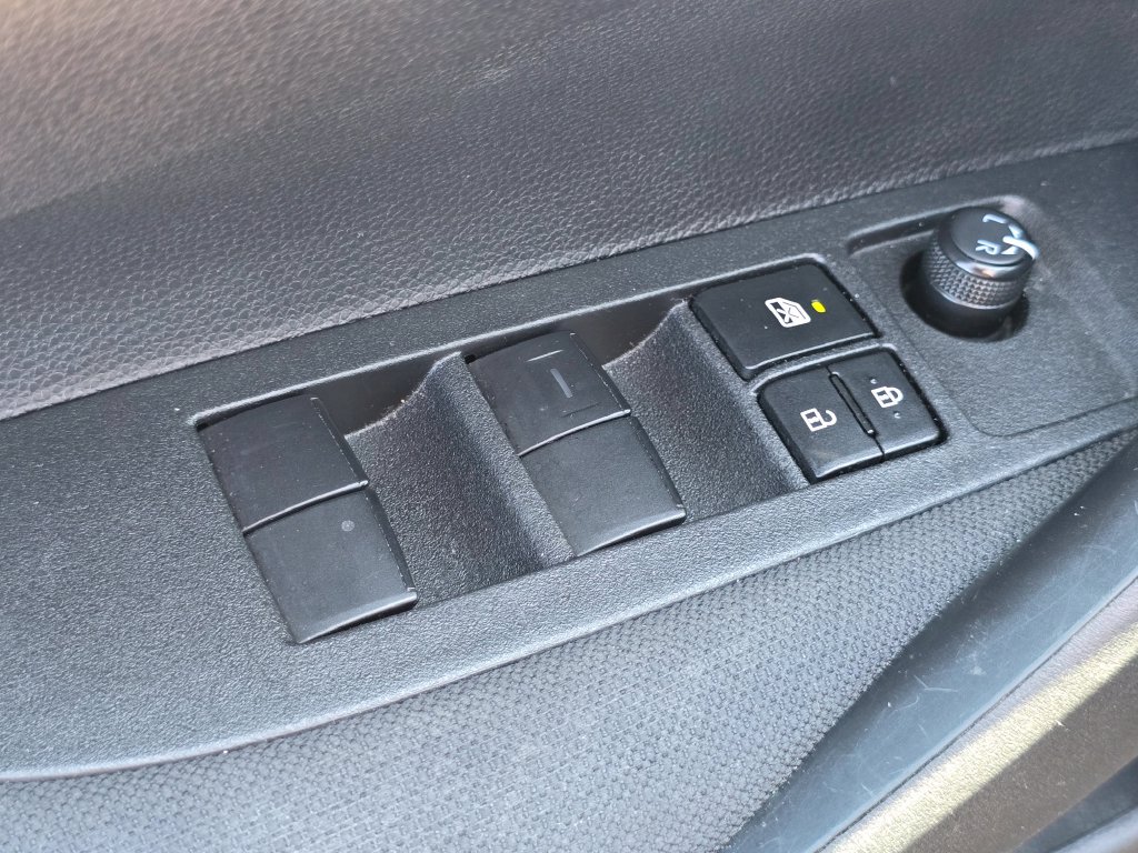 Used 2025 Toyota Corolla LE FWD image 18