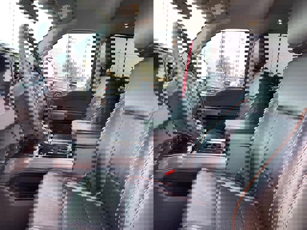 Used 2025 Ford F250 Lariat w/ Chrome Package image 10