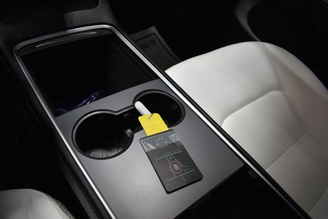 Used 2025 Tesla Model Y Long Range image 19