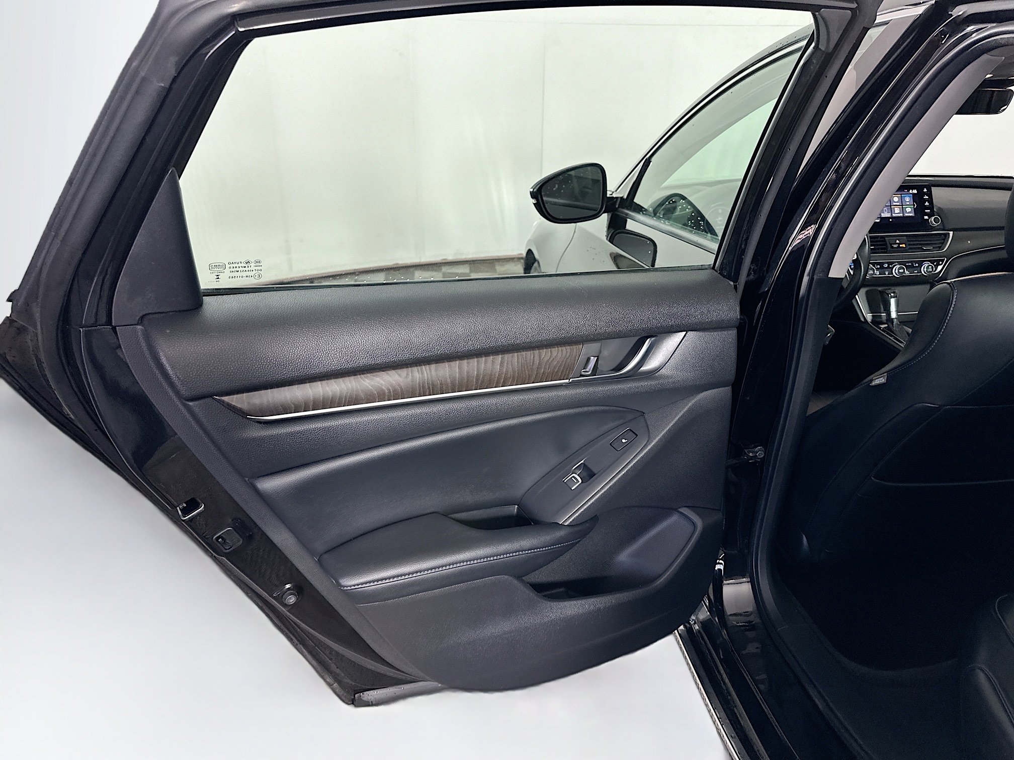 Used 2018 Honda Accord Touring image 26