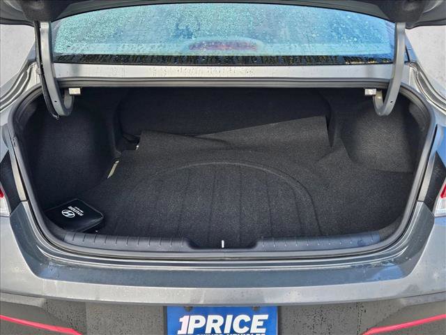 Used 2025 Hyundai Elantra Sport FWD image 7