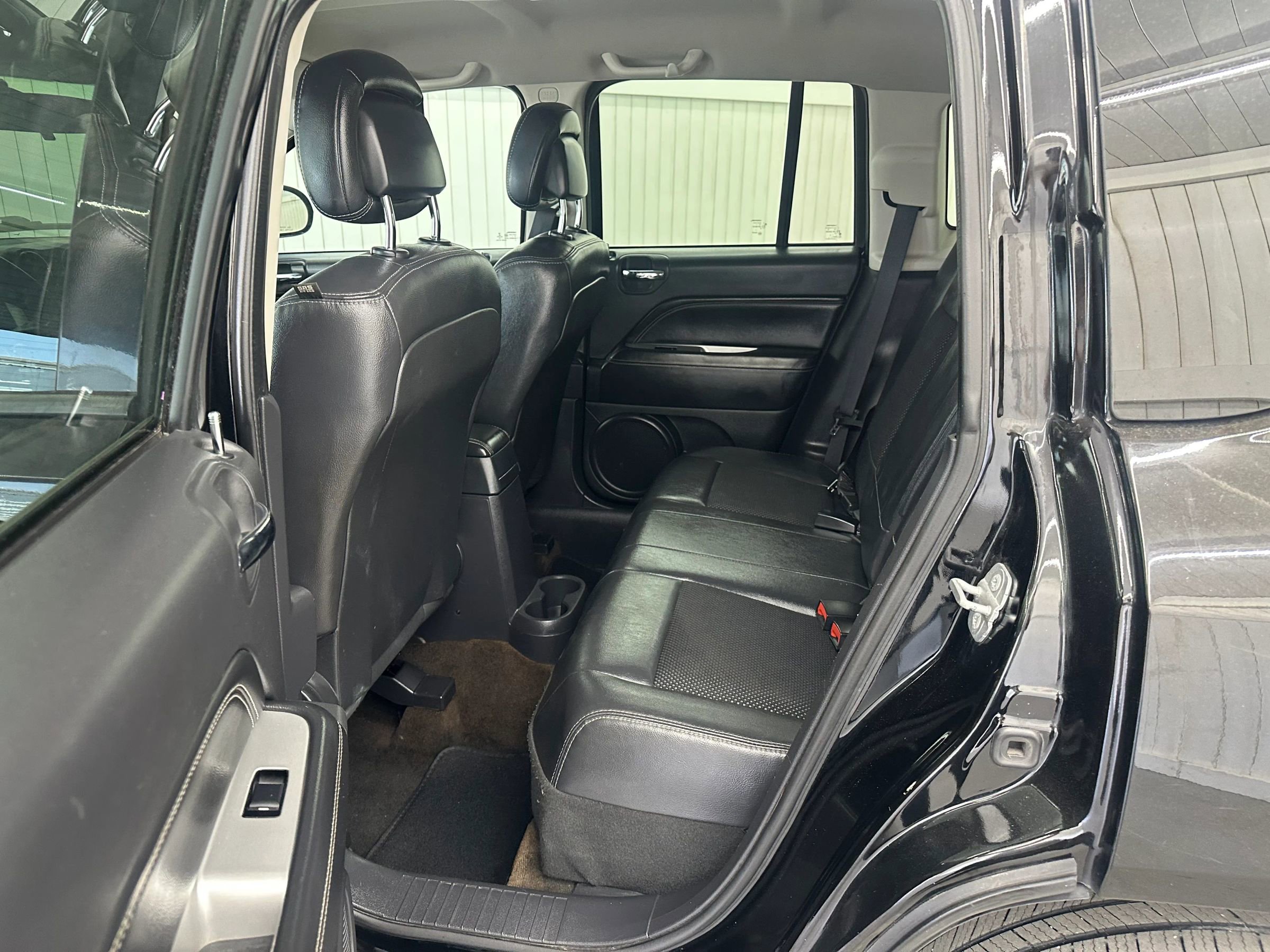 Used 2014 Jeep Compass Latitude image 12