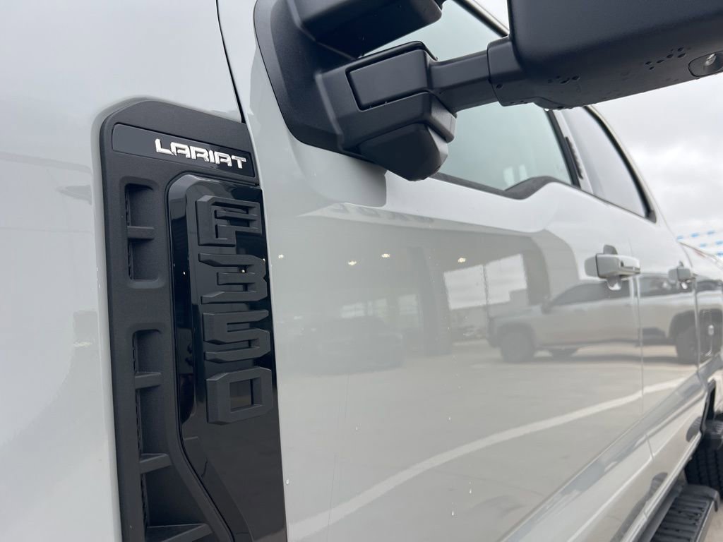 New 2026 Ford F350 Lariat w/ Black Appearance Package AWD/4WD image 10