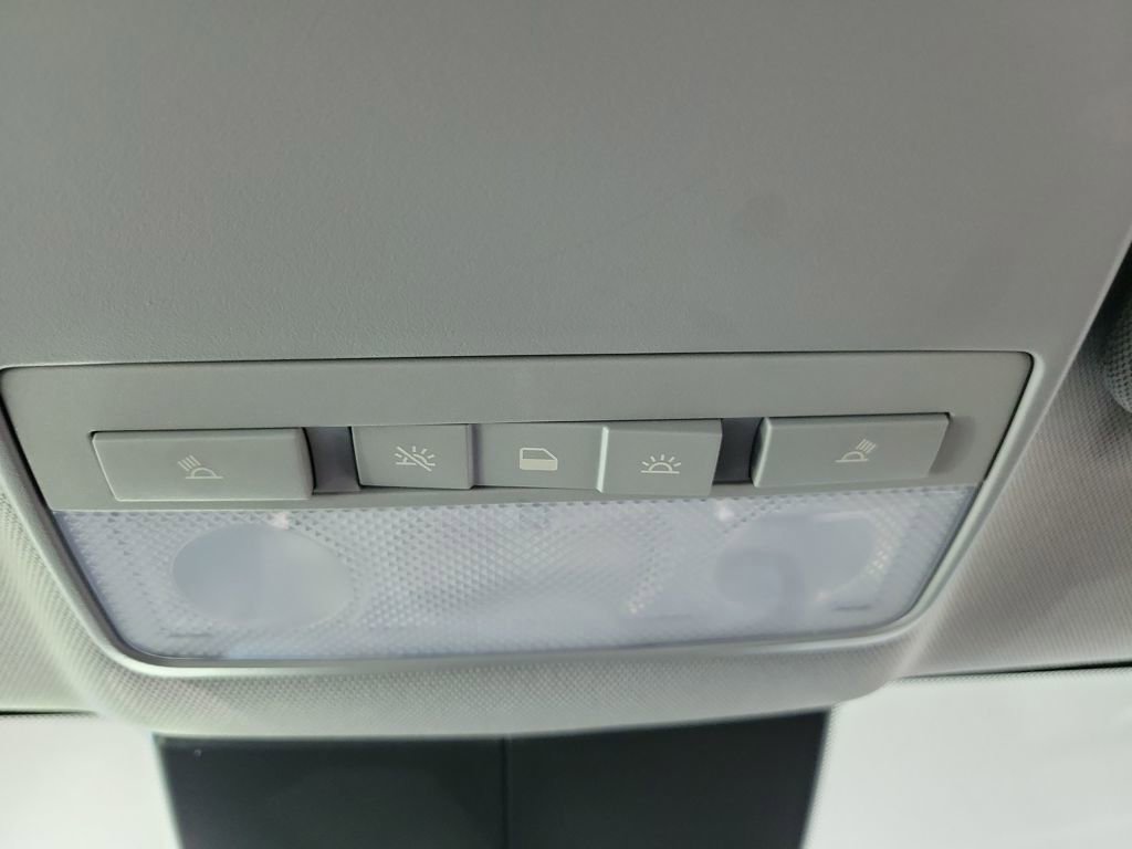 Used 2018 Chevrolet Trax LT w/ LT Convenience Package image 44