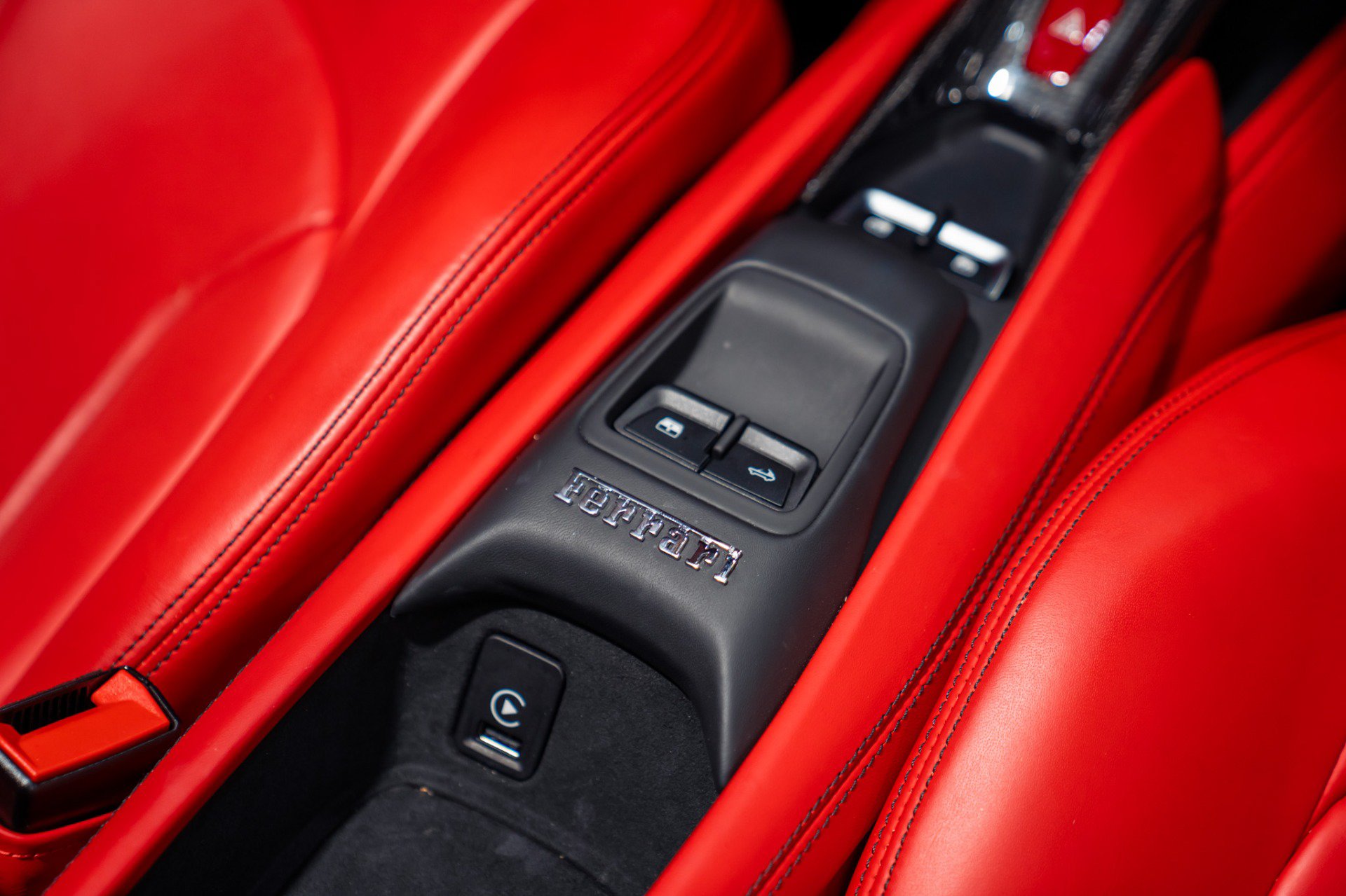 Used 2023 Ferrari F8 Tributo RWD image 51