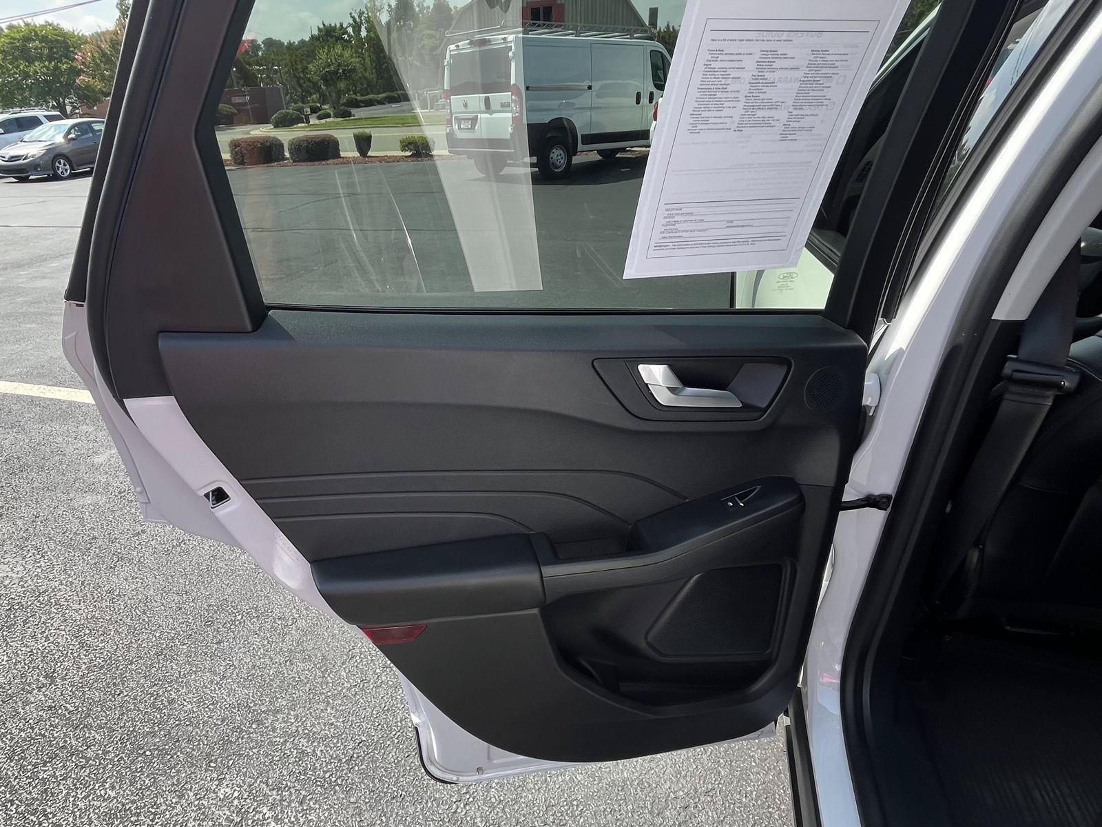 Used 2021 Ford Escape SEL w/ Technology Package FWD image 33