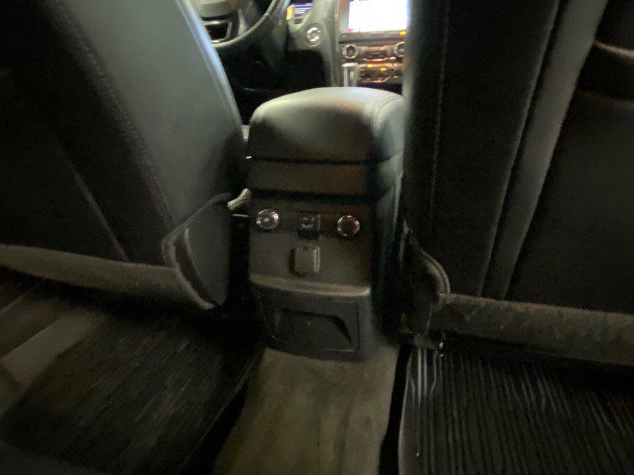 Used 2017 Ford Explorer XLT w/ Equipment Group 202A AWD/4WD image 37
