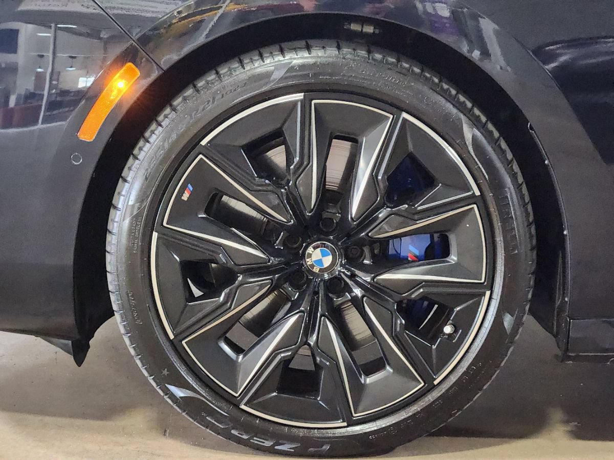 Used 2024 BMW 740i xDrive w/ Executive Package AWD/4WD image 28