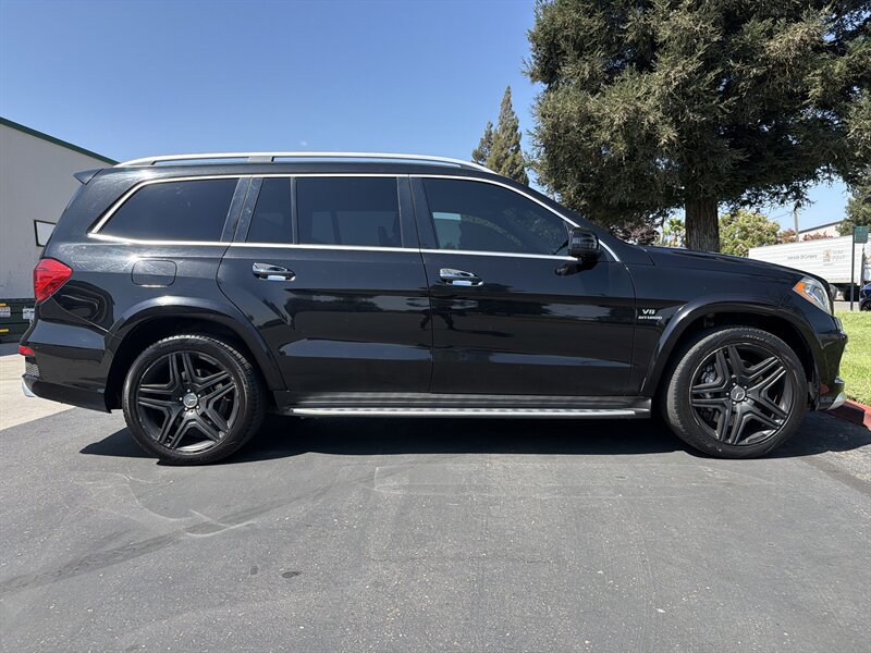 Used 2015 Mercedes-Benz GL 63 AMG 4MATIC image 13