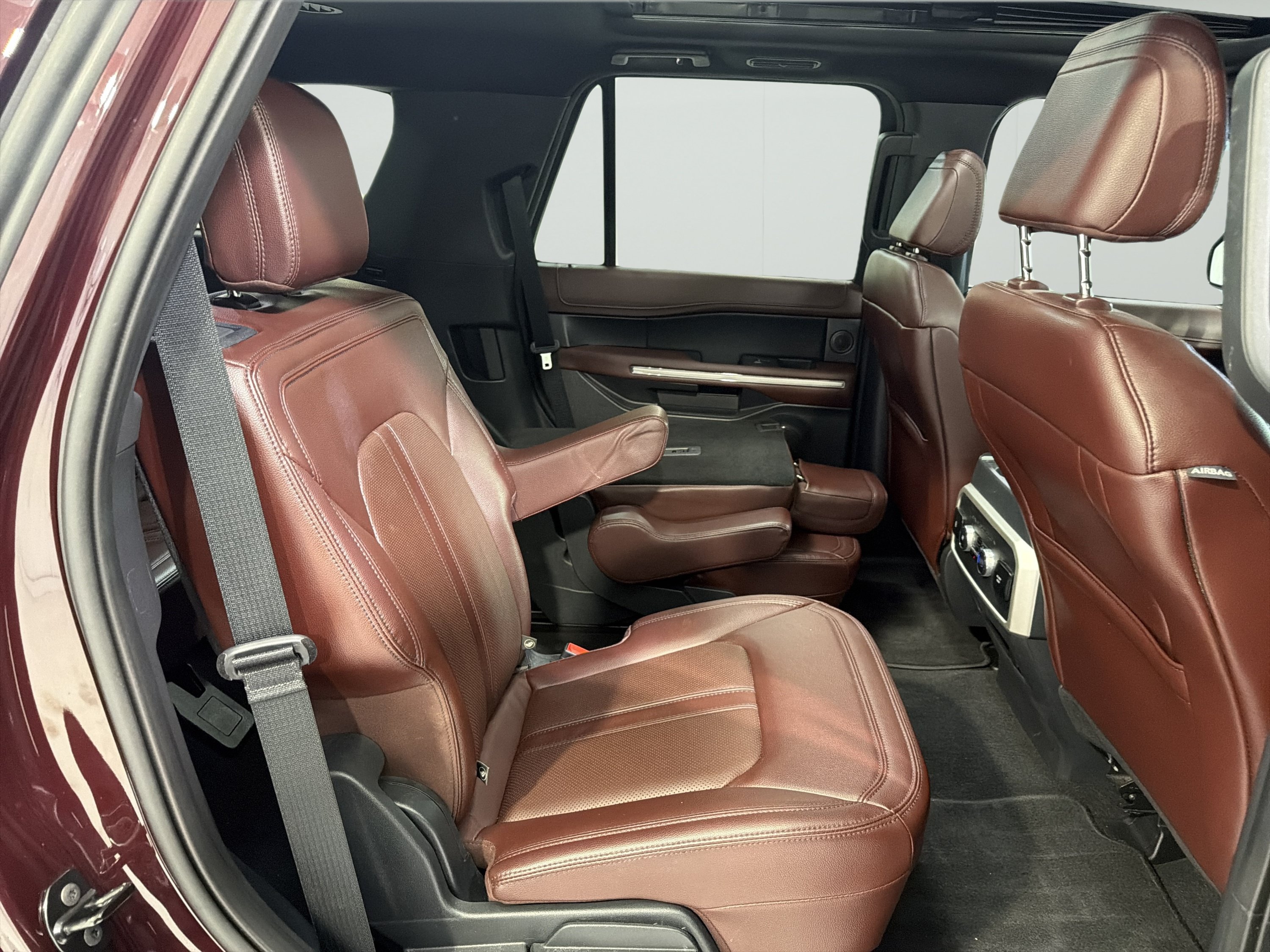 Used 2024 Ford Expedition Limited AWD/4WD image 13