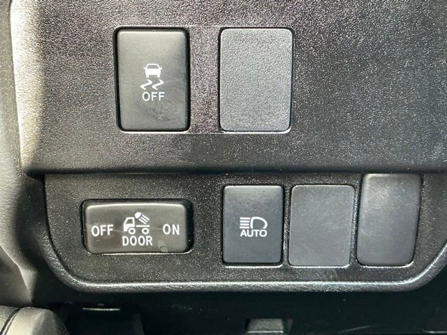 Used 2022 Toyota Tacoma SR5 w/ Technology Package AWD/4WD image 29