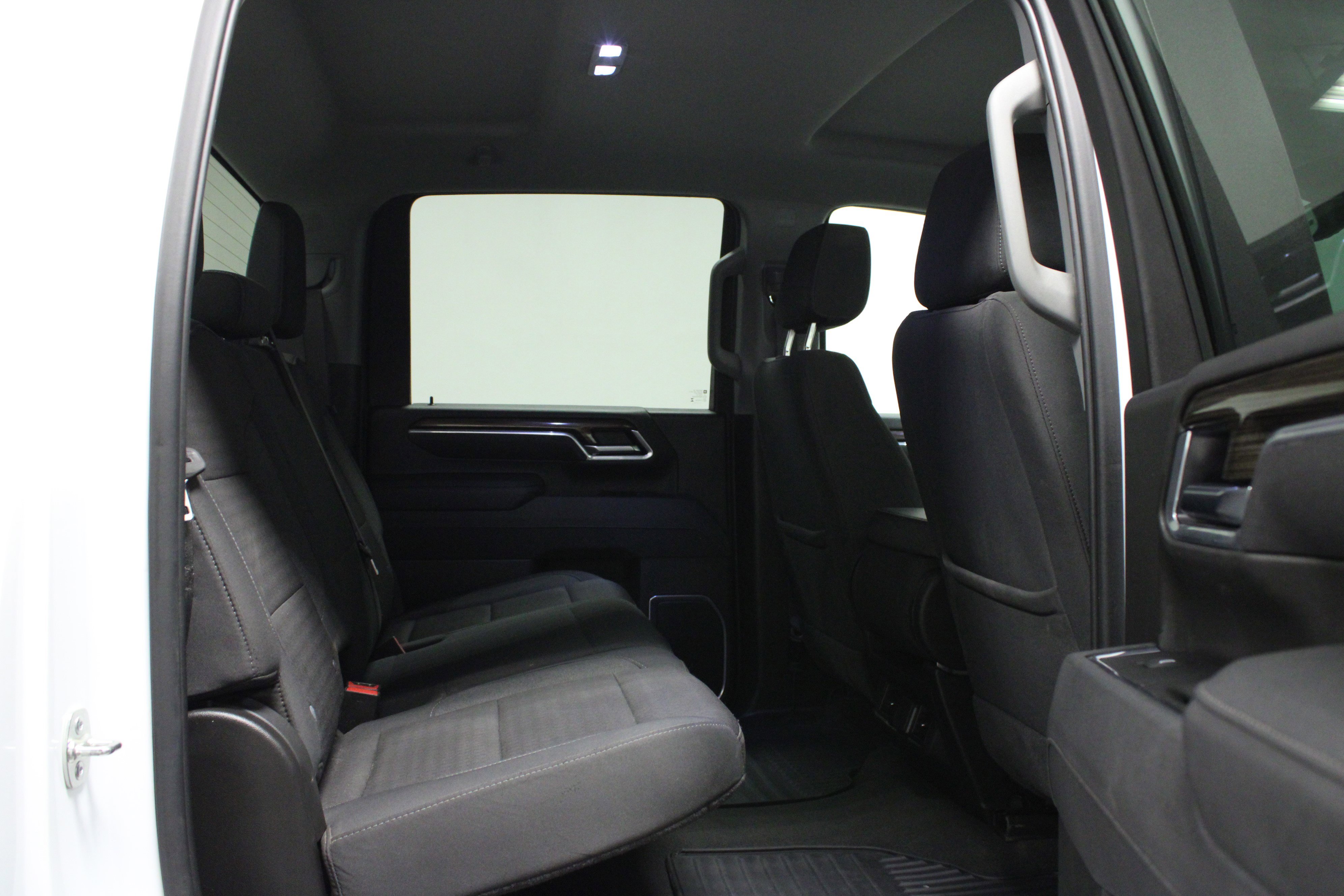 Used 2025 Chevrolet Silverado 2500 LT w/ Convenience Package image 15