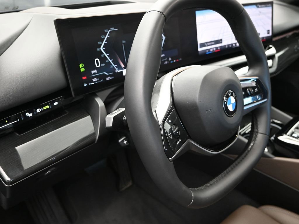 Certified 2025 BMW 530i xDrive image 12