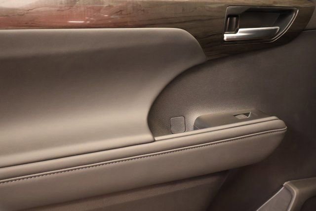New 2026 Toyota Highlander Platinum AWD/4WD image 26