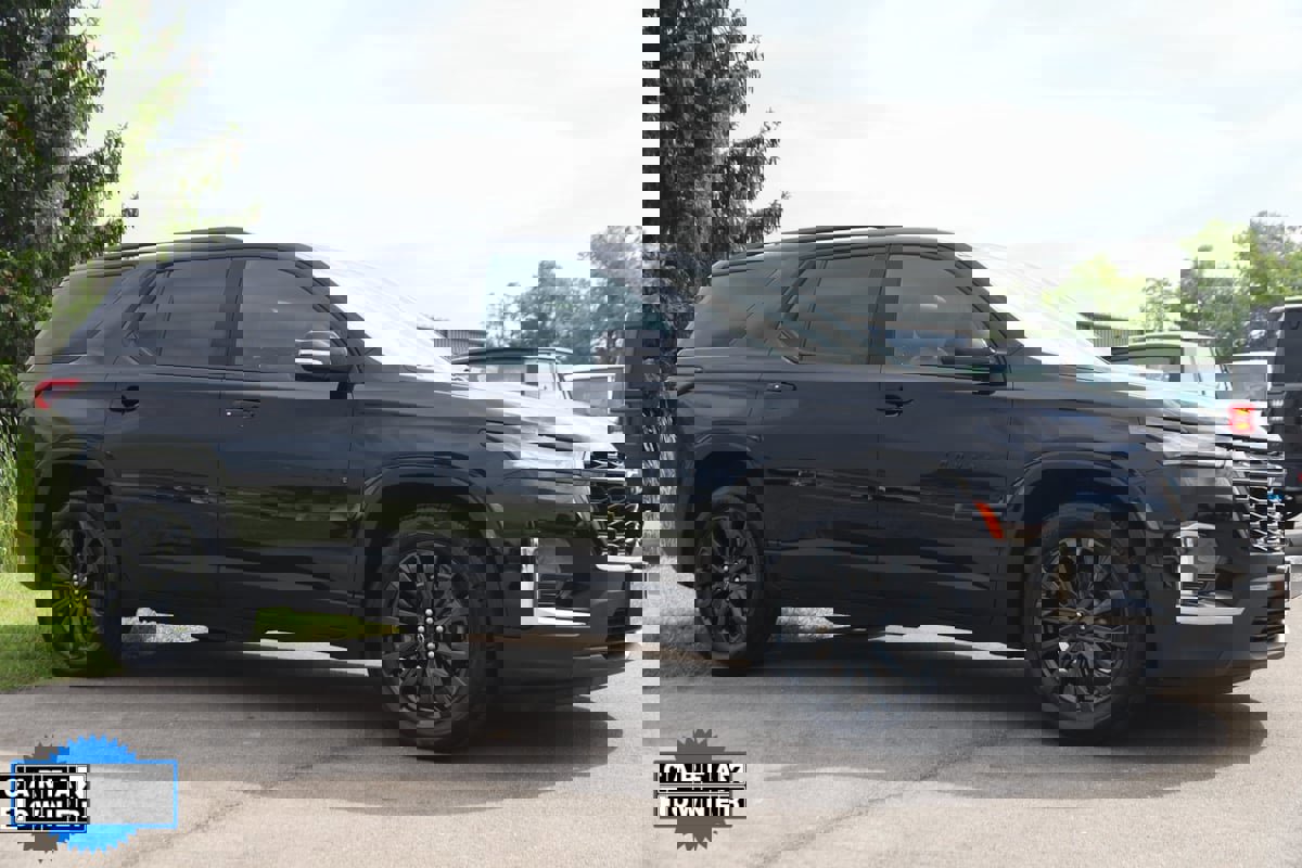 Used 2023 Chevrolet Traverse RS w/ LPO, Floor Liner Package image 2