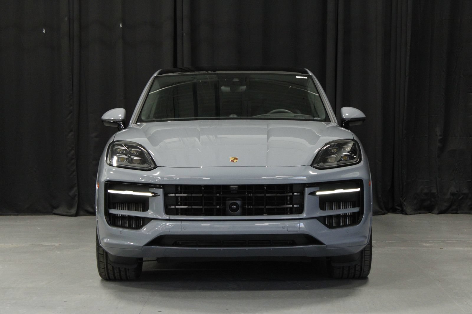 Used 2025 Porsche Cayenne GTS AWD/4WD image 8