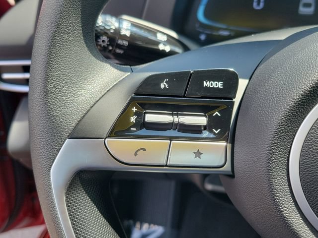 Certified 2025 Hyundai Elantra SE FWD image 19
