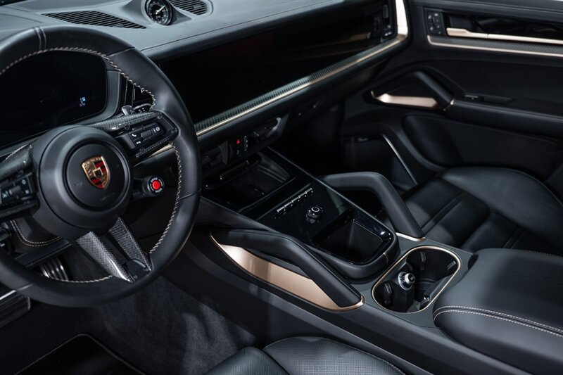 Used 2024 Porsche Cayenne Turbo GT AWD/4WD image 54