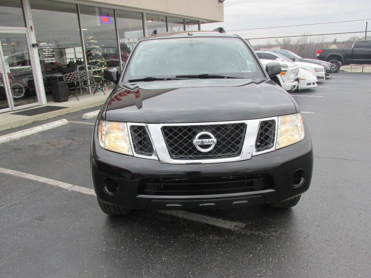 Used 2012 Nissan Pathfinder Silver w/ DVD Entertainment Pkg AWD/4WD image 2