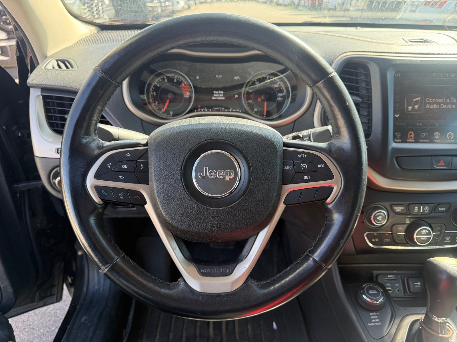 Used 2016 Jeep Cherokee Limited AWD/4WD image 9