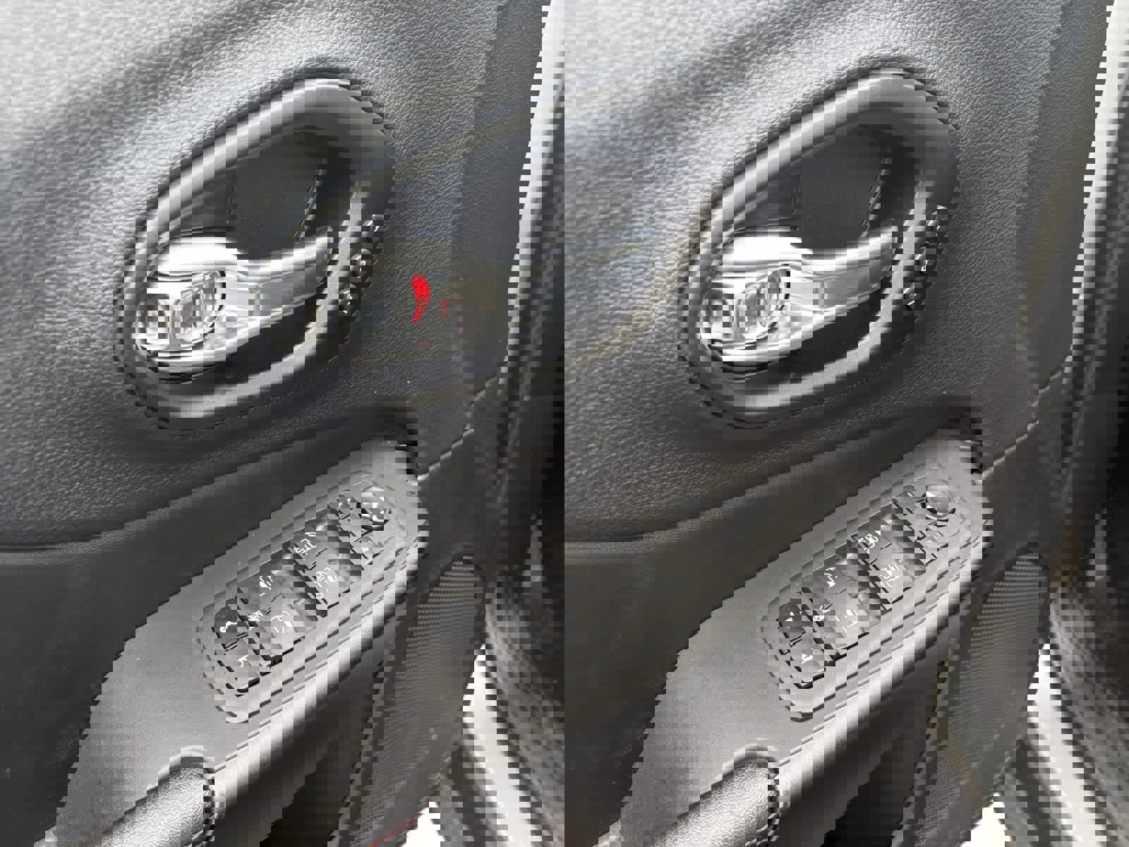 Used 2022 Jeep Cherokee Trailhawk w/ Trailhawk Elite Value Package image 11