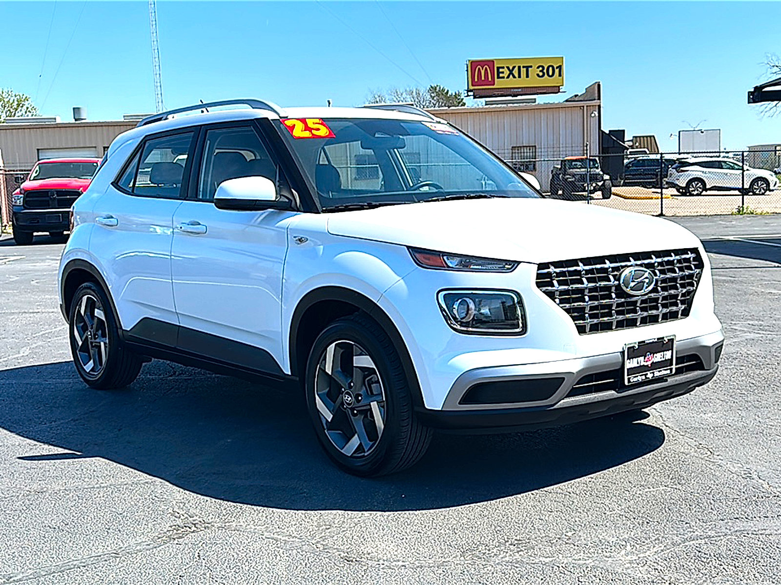 Used 2025 Hyundai Venue SEL image 10