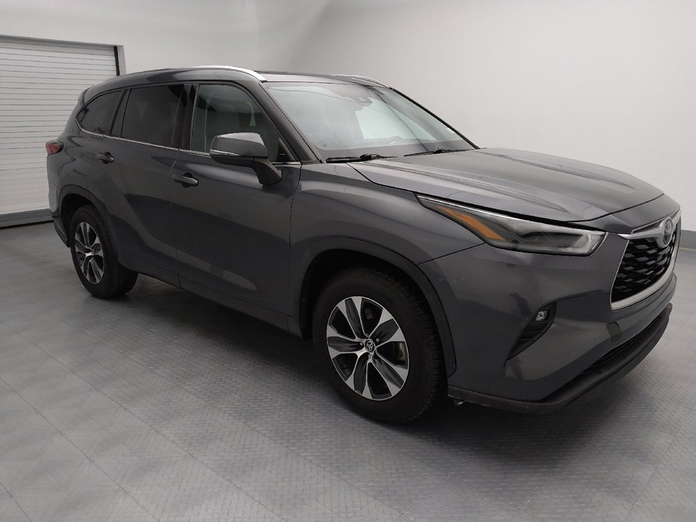Used 2021 Toyota Highlander XLE image 11