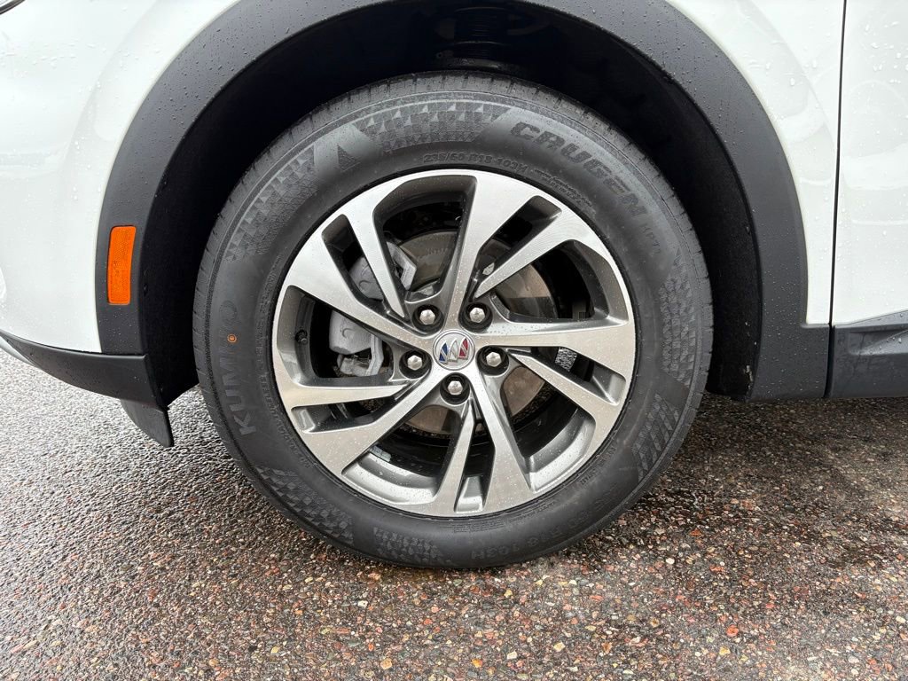 Used 2023 Buick Envision Essence image 9