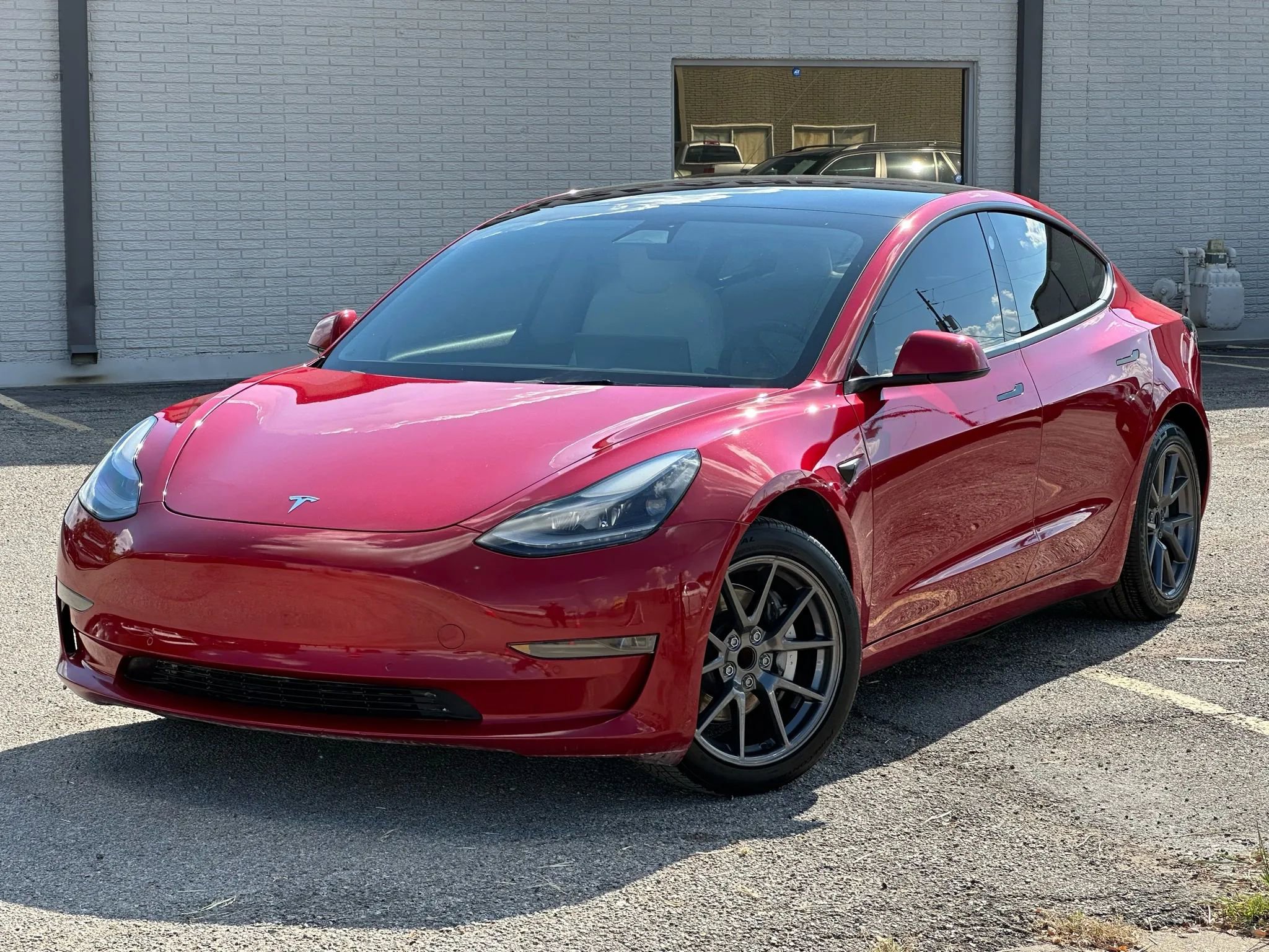 Used 2021 Tesla Model 3 Standard Range Plus image 2
