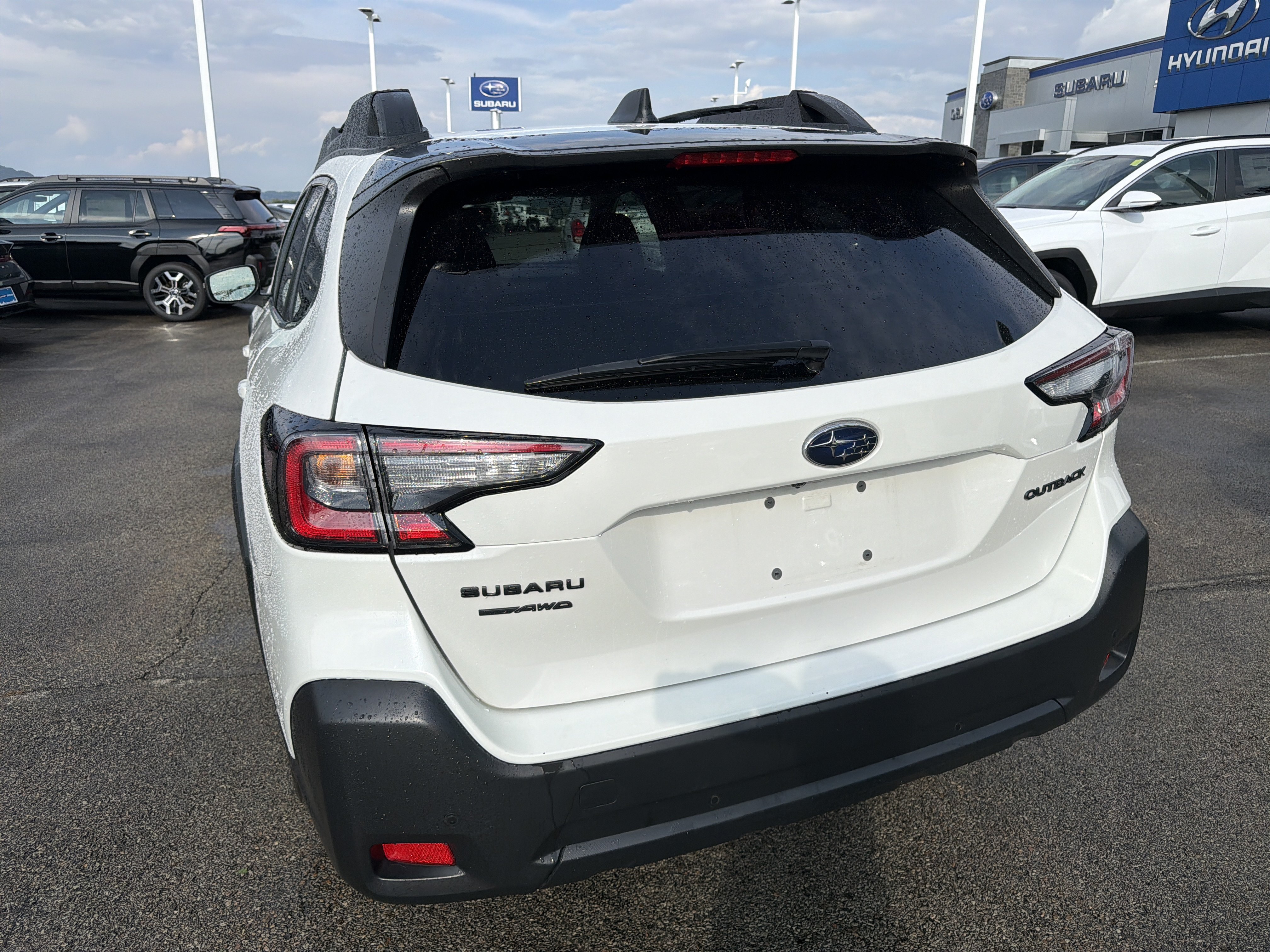 Used 2025 Subaru Outback Onyx Edition AWD/4WD image 7