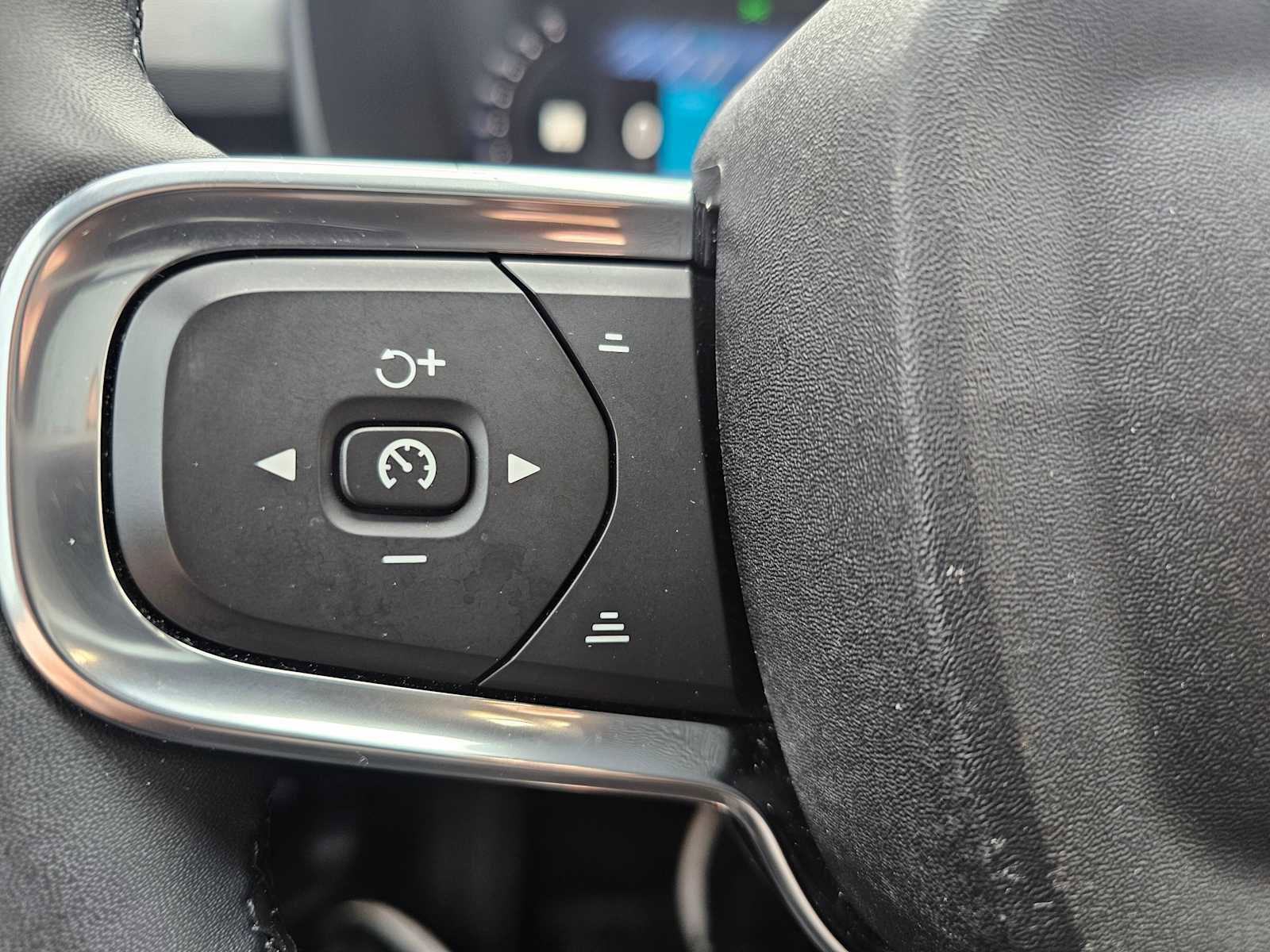 Certified 2023 Volvo XC40 Recharge Ultimate w/ Protection Package Premier image 35