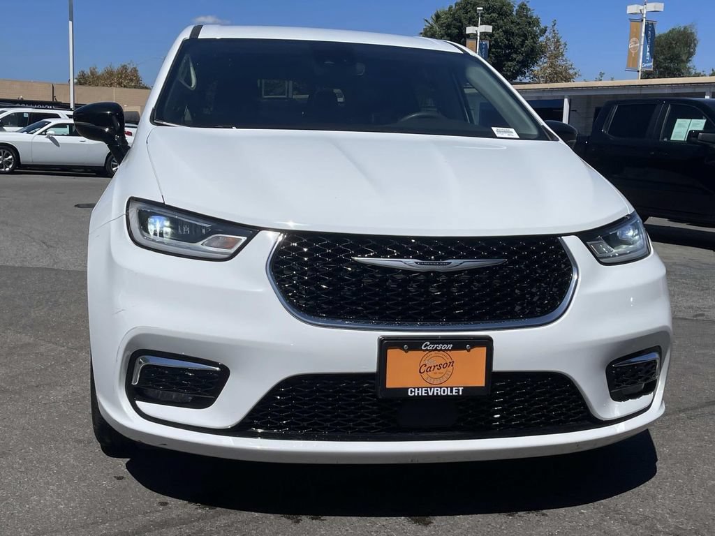 Used 2024 Chrysler Pacifica Touring-L FWD image 5
