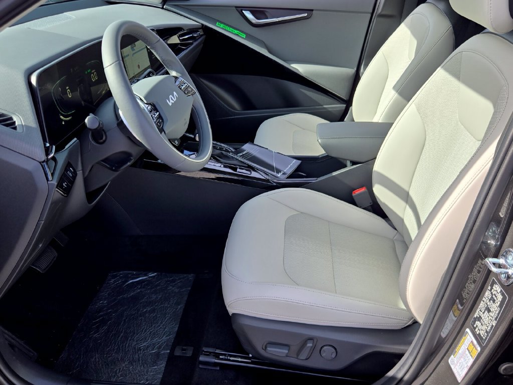 New 2026 Kia Niro EX FWD image 5