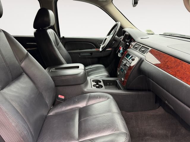 Used 2014 Chevrolet Suburban LT image 15