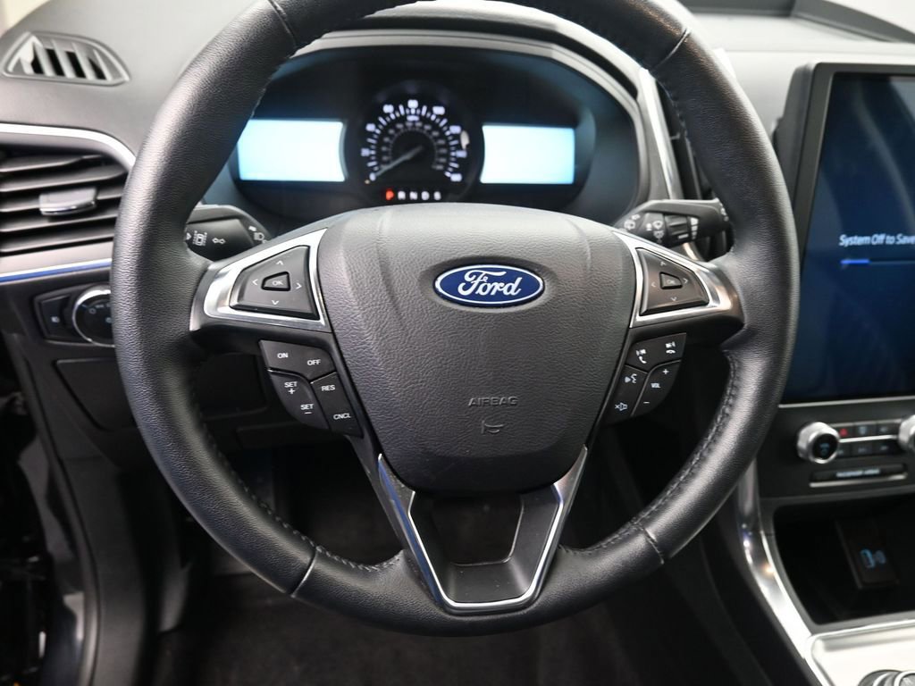 Used 2024 Ford Edge Titanium image 13