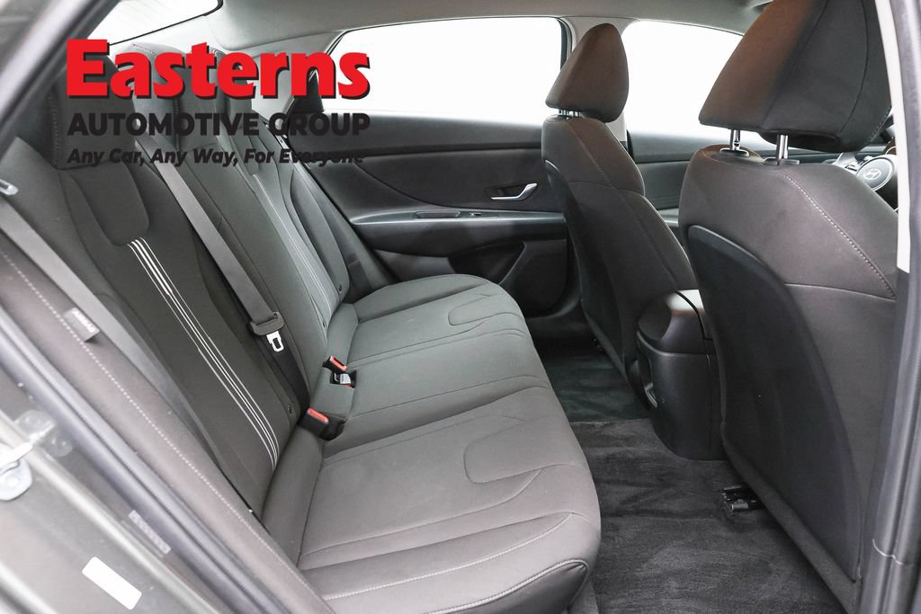 Used 2024 Hyundai Elantra SEL FWD image 22