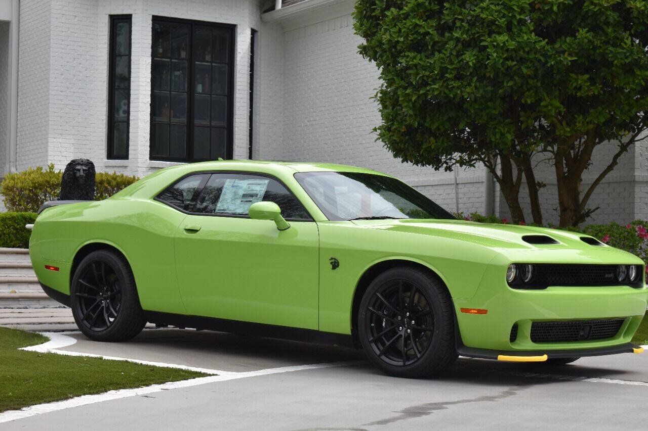 Used 2023 Dodge Challenger SRT Hellcat RWD image 2