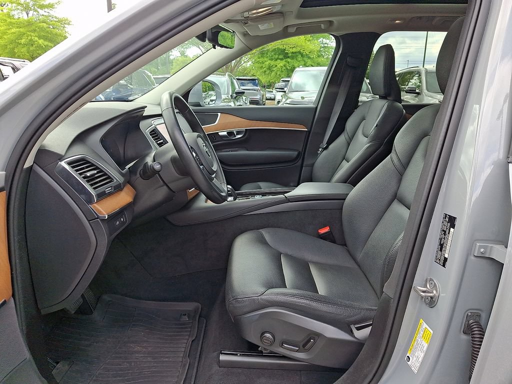 Used 2025 Volvo XC90 T8 Core w/ Protection Package AWD/4WD image 13