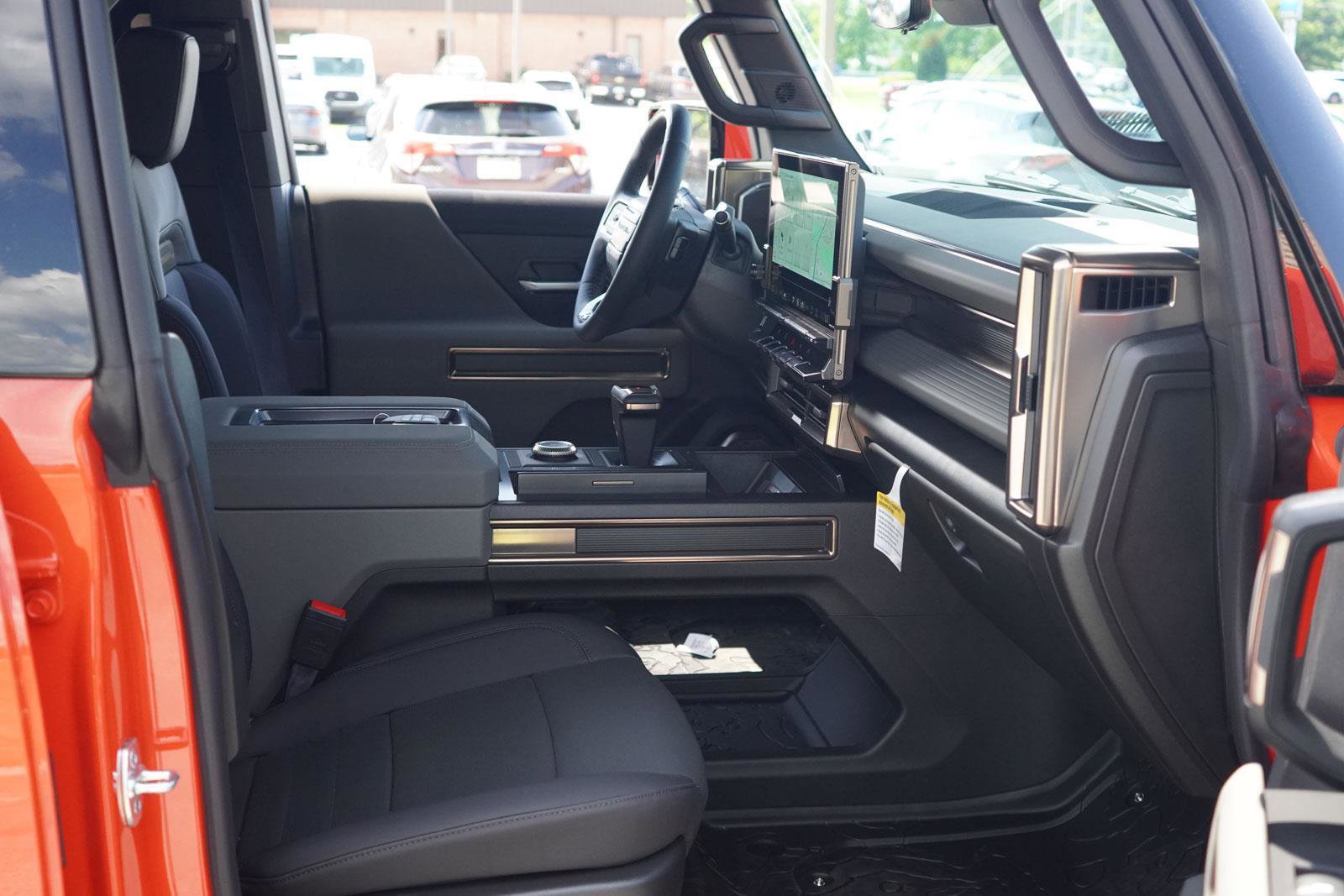 New 2025 GMC Hummer EV 2X w/ LPO, Dark Essentials Package image 31